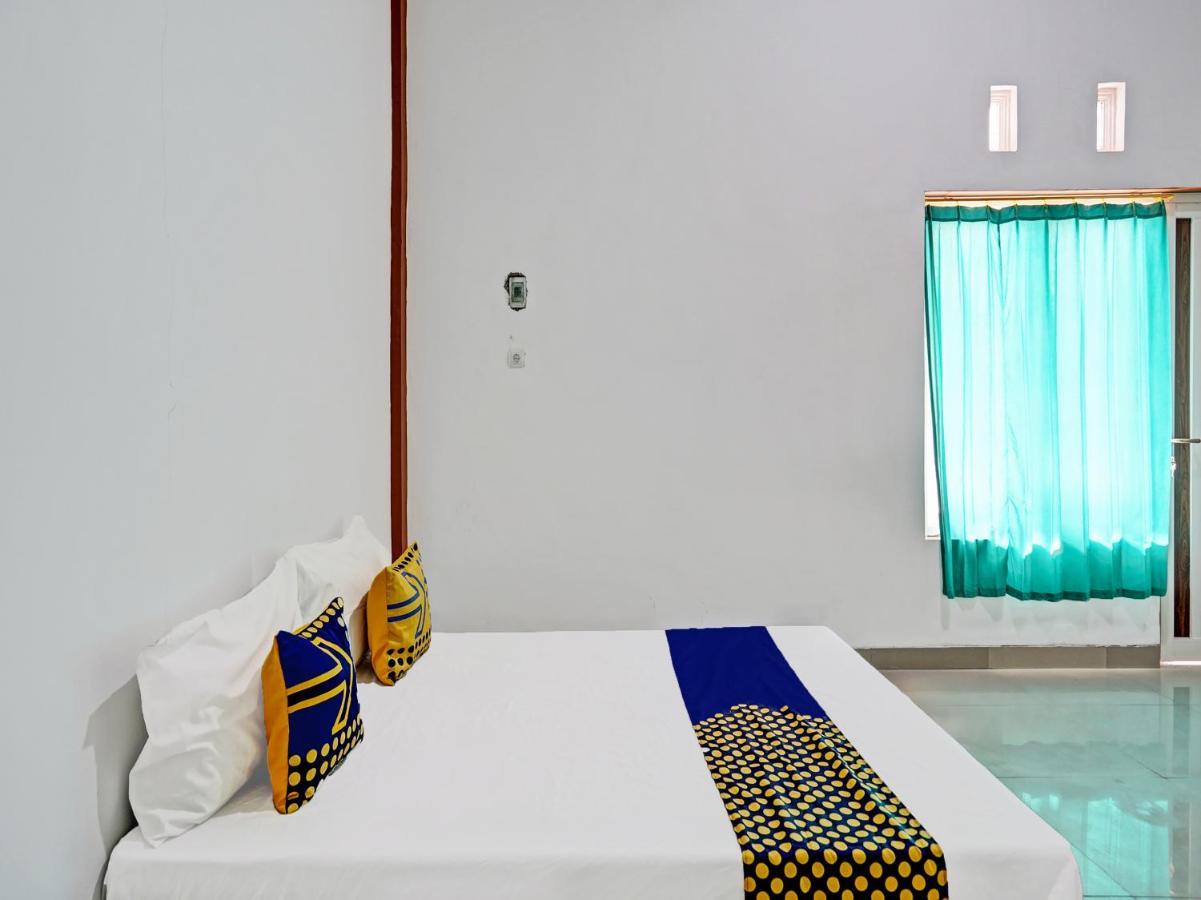 Hotel Oyo 92006 Kost Sejahtera Syariah à Sidoarjo Extérieur photo
